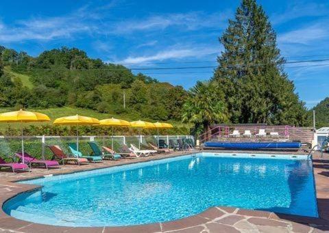 Oh! Campings - Camping Paradis A L'Ombre Des Tilleuls Peyrouse Екстер'єр фото